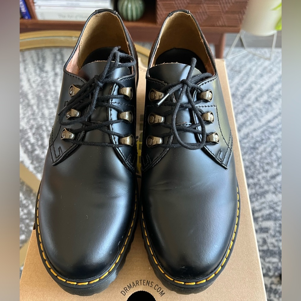 COPY - LEONA LO VINTAGE SMOOTH LEATHER HEELED SHOES Women’s Size 8